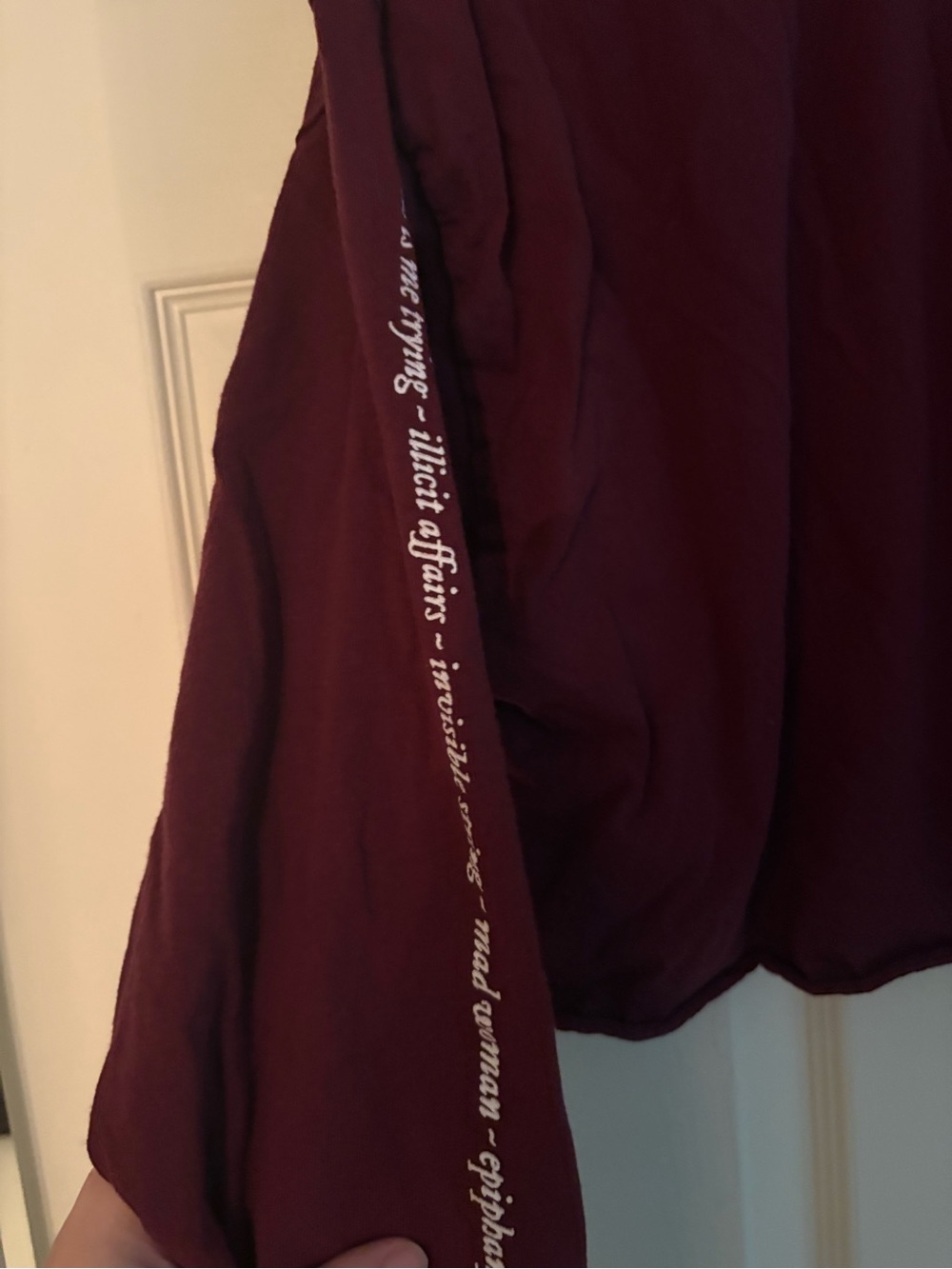 Taylor Swift Folklore Maroon Graphic Cropped Long Sleeve L - Picture 4 of 5